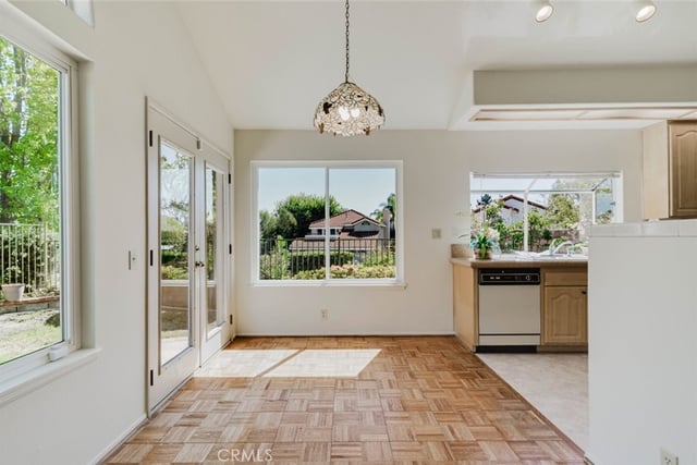 1005 Shoal Creek Court, Simi Valley, CA 93065 — photo 14 of 43