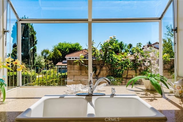 1005 Shoal Creek Court, Simi Valley, CA 93065 — photo 19 of 43