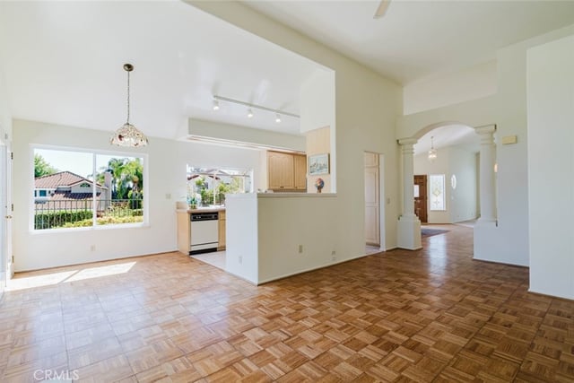 1005 Shoal Creek Court, Simi Valley, CA 93065 — photo 7 of 43