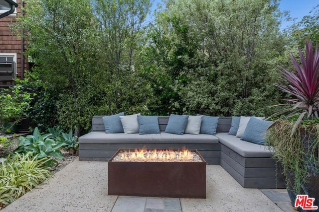 821 Amoroso Place, Venice, CA 90291 — photo 4 of 57