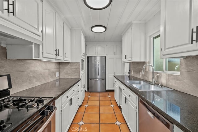 3707 Valleybrink 3707-3709, Los Angeles, CA 90039 — photo 17 of 44