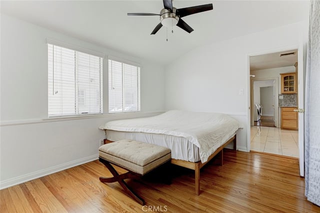 6331 Murietta Avenue, Van Nuys, CA 91401 — photo 9 of 48