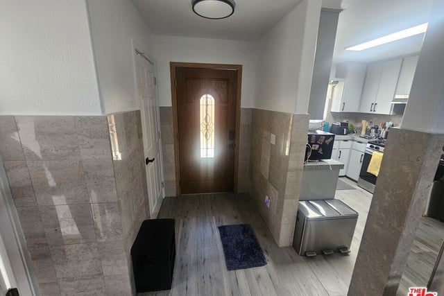 4922 W 104th Street, Inglewood, CA 90304 — photo 4 of 32