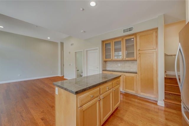 2125 S Bentley Ave 101, Los Angeles, CA 90025 — photo 11 of 34