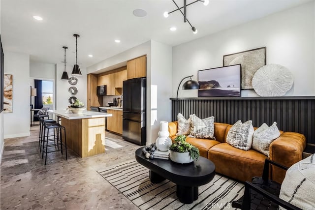 12721 Sky Place 8, Hawthorne, CA 90250 — photo 3 of 9