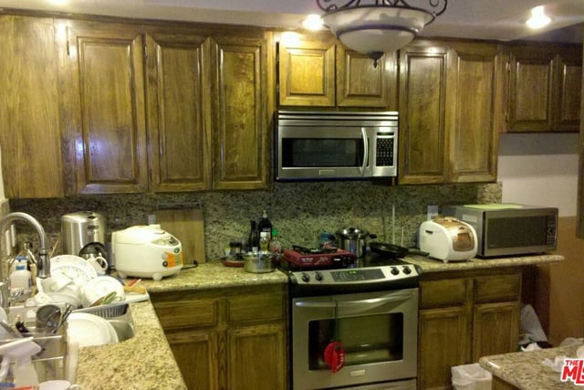 801 S Plymouth Boulevard 302, Los Angeles, CA 90005 — photo 7 of 12