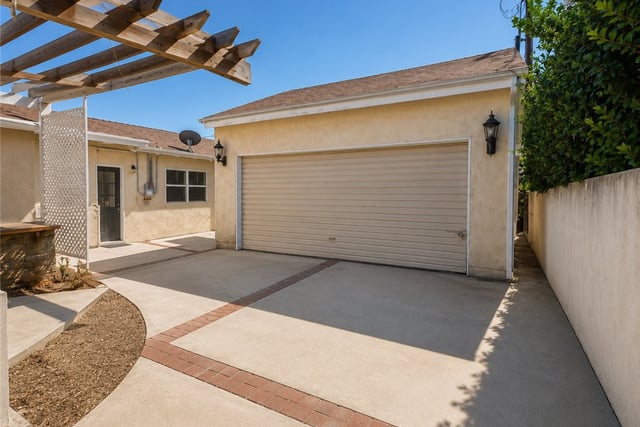 331 N Reese, Burbank, CA 91506 — photo 17 of 18