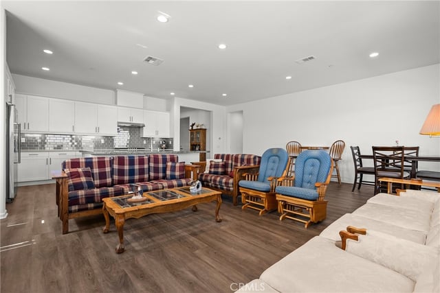 18725 Big Cedar Drive, Canyon Country, CA 91387 — photo 6 of 46