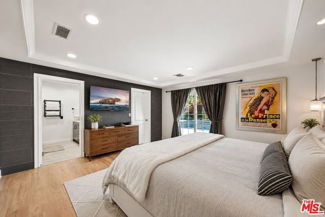 6159 Debs Avenue, Woodland Hills, CA 91367 — photo 4 of 16