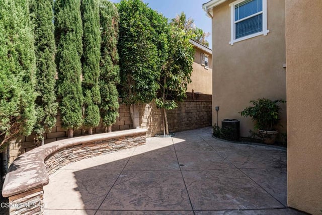 340 Town Forest Court, Camarillo, CA 93012 — photo 5 of 38
