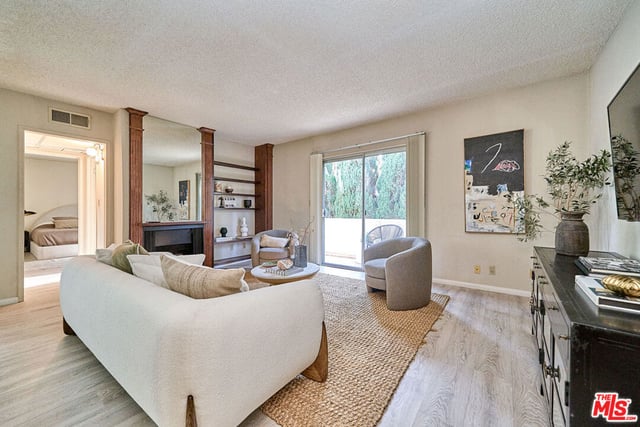 5437 Corteen Place 212, Los Angeles, CA 91607 — photo 5 of 38