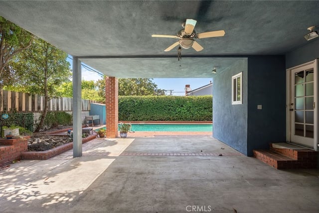 5841 Radford Avenue, Los Angeles, CA 91607 — photo 16 of 27