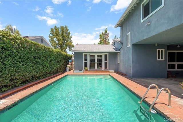 5841 Radford Avenue, Los Angeles, CA 91607 — photo 17 of 27
