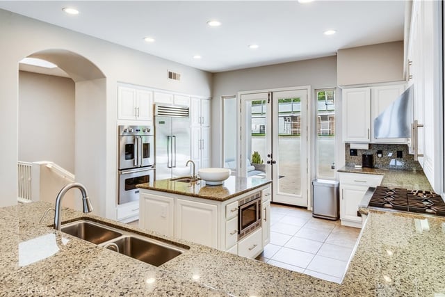 33 Nuvola Court, Rancho Palos Verdes, CA 90275 — photo 15 of 51