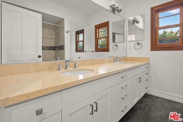 512 N Linden Drive, Beverly Hills, CA 90210 — photo 16 of 22