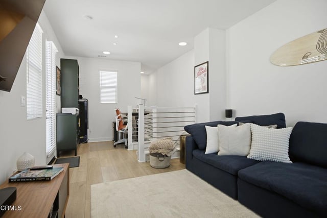 1230 E Thompson Boulevard 103, Ventura, CA 93001 — photo 32 of 56
