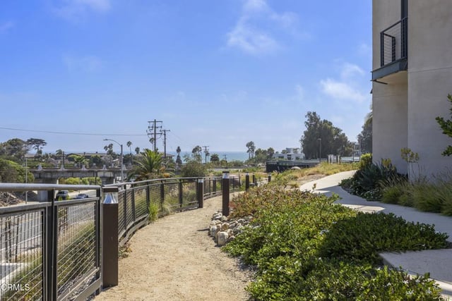 1230 E Thompson Boulevard 103, Ventura, CA 93001 — photo 41 of 56