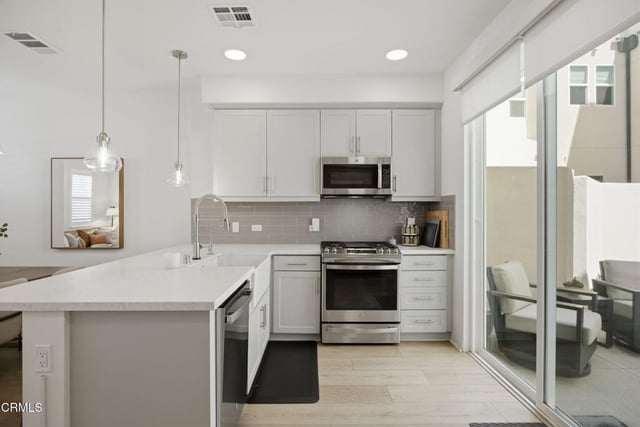 1230 E Thompson Boulevard 103, Ventura, CA 93001 — photo 6 of 56