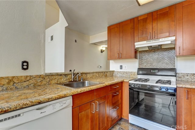 11150 Glenoaks 294, Pacoima, CA 91331 — photo 15 of 55