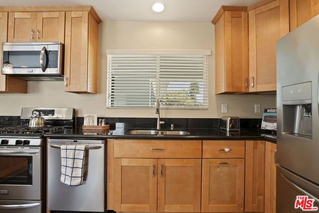 10501 Forbes Avenue, Granada Hills, CA 91344 — photo 6 of 31