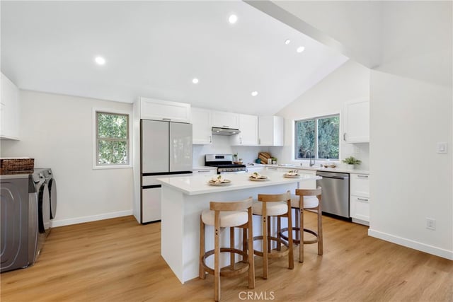 5759 Jamieson Avenue, Encino, CA 91316 — photo 4 of 27