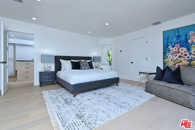19061 Wells Drive, Los Angeles, CA 91356 — photo 38 of 59