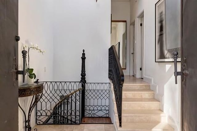 2806 Nichols Canyon Road, Los Angeles, CA 90046 — photo 4 of 33