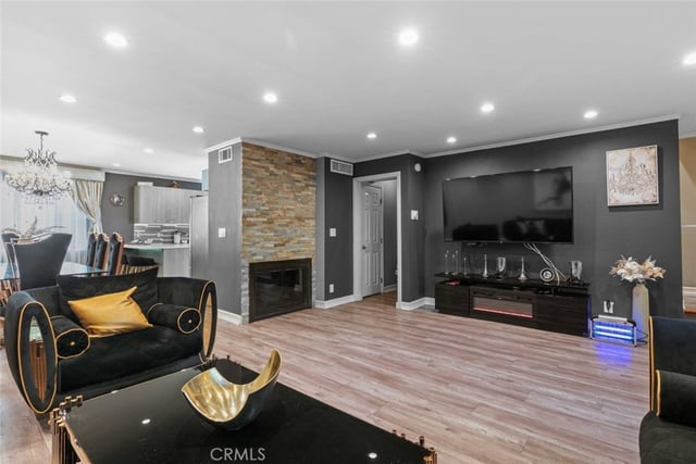 7764 Via Capri, Burbank, CA 91504 — photo 10 of 60