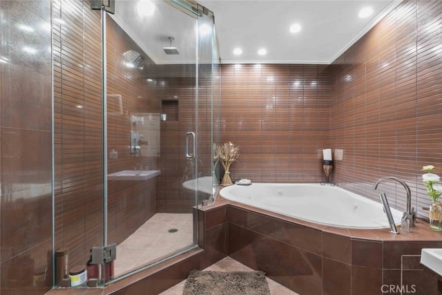 7764 Via Capri, Burbank, CA 91504 — photo 44 of 60