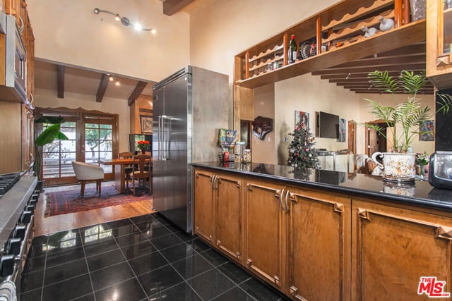 2430 Coldwater Canyon Drive, Beverly Hills, CA 90210 — photo 11 of 26