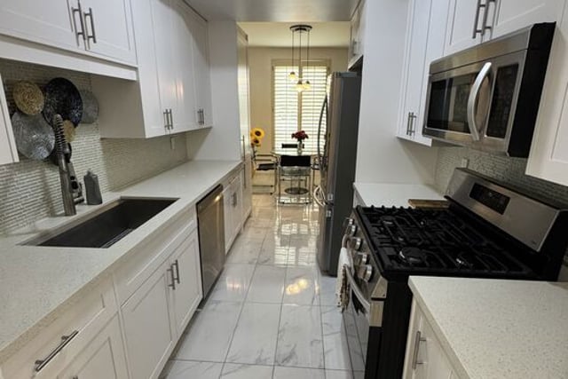 1002 S Burnside Avenue 204, Los Angeles, CA 90019 — photo 12 of 53