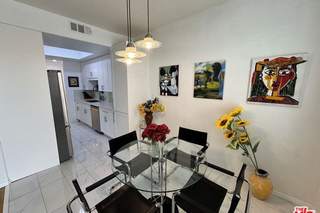 1002 S Burnside Avenue 204, Los Angeles, CA 90019 — photo 14 of 53