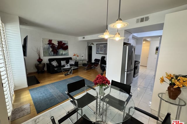 1002 S Burnside Avenue 204, Los Angeles, CA 90019 — photo 15 of 53