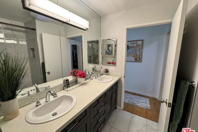 1002 S Burnside Avenue 204, Los Angeles, CA 90019 — photo 40 of 53