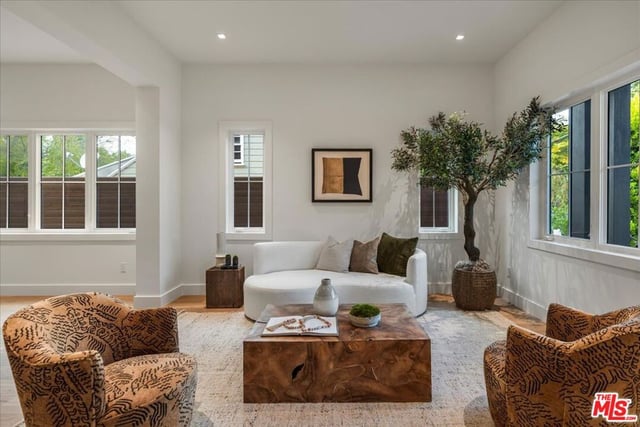 541 S Westgate Avenue, Los Angeles, CA 90049 — photo 13 of 33