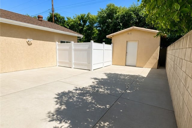 7918 Hazeltine Avenue, Panorama City, CA 91402 — photo 2 of 15