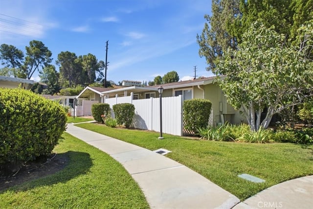19208 Avenue Of The Oaks G, Newhall, CA 91321 — photo 14 of 23