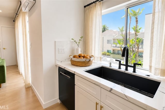 1233 N Laurel 211, West Hollywood, CA 90046 — photo 14 of 29