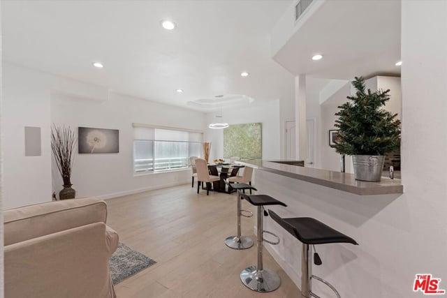 1160 Granville Avenue 108, Los Angeles, CA 90049 — photo 13 of 65