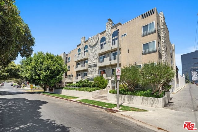 1160 Granville Avenue 108, Los Angeles, CA 90049 — photo 47 of 65