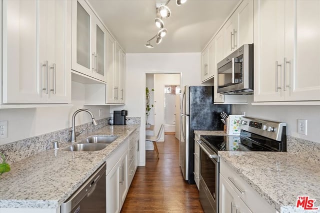 428 Hill Street 16, Santa Monica, CA 90405 — photo 16 of 44