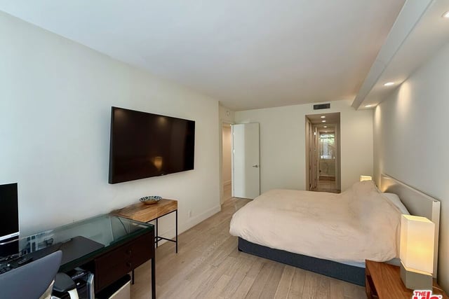 325 N Oakhurst Drive 203, Beverly Hills, CA 90210 — photo 27 of 37