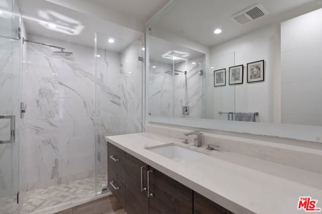 325 N Oakhurst Drive 203, Beverly Hills, CA 90210 — photo 29 of 37