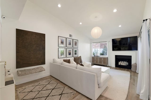 17259 Westbury Drive, Granada Hills, CA 91344 — photo 7 of 46