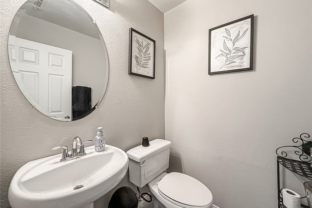 1302 Wellington Drive, Palmdale, CA 93551 — photo 24 of 63