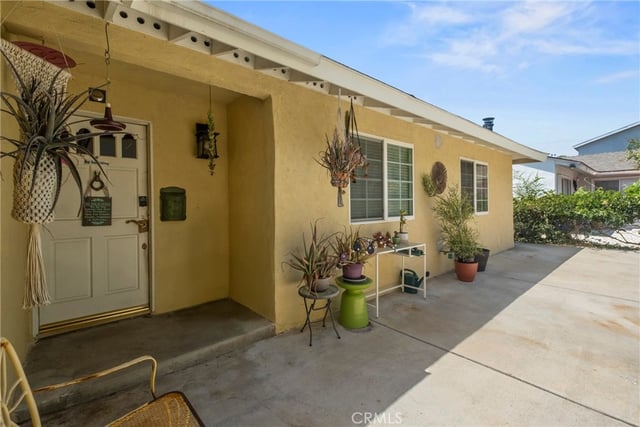 27403 Arriola, Saugus, CA 91350 — photo 6 of 42