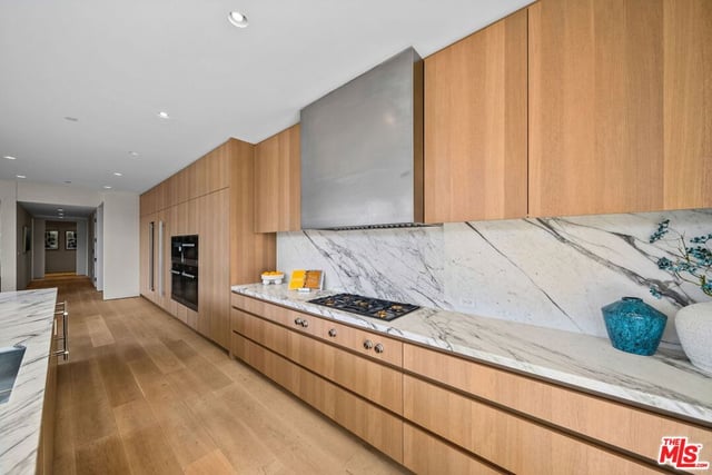 8899 Beverly Boulevard 4A, West Hollywood, CA 90048 — photo 12 of 51