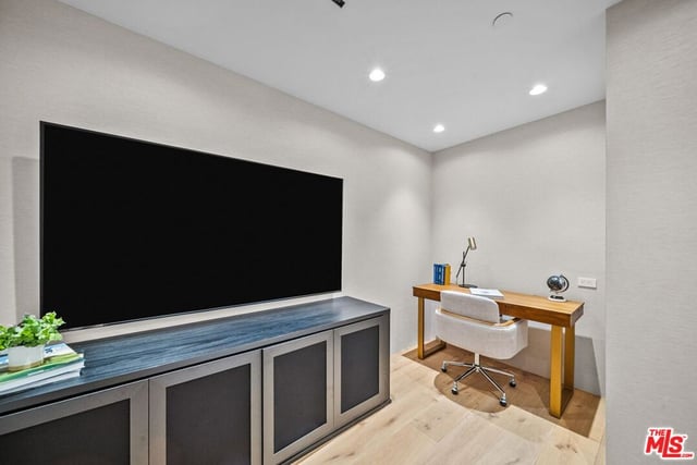 8899 Beverly Boulevard 4A, West Hollywood, CA 90048 — photo 27 of 51