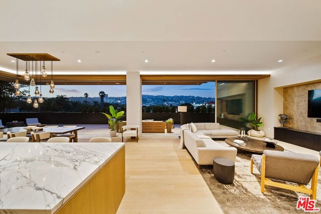 8899 Beverly Boulevard 4A, West Hollywood, CA 90048 — photo 32 of 51