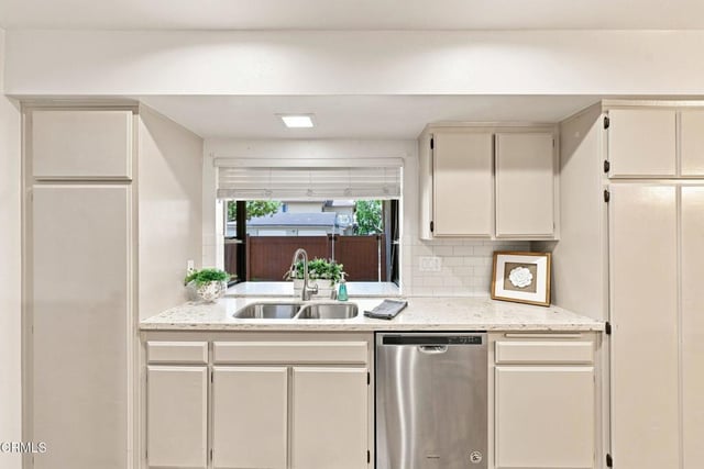 1107 Catlin Street A, Simi Valley, CA 93065 — photo 15 of 49